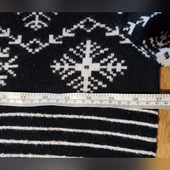 Neve⎪Wool Pullover Sweater In Size S. - Picture 8 of 11